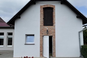 Wyremontowany budynek szkoły w Dłużynie