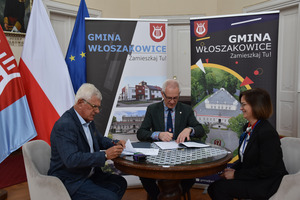 Podpisanie umowy na przebudowę ulicy Zachodniej we Włoszakowicach