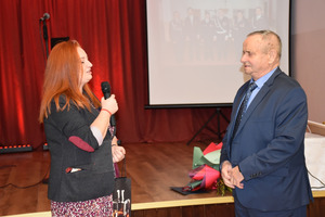 Sołtys Sądzi Aleksandra Maćkowiak składa życzenia Zenonowi Polochowi