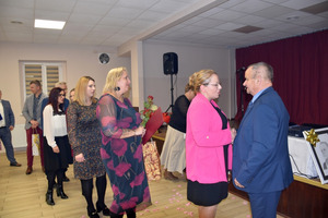 Aktualni sołtysi z gminy Włoszakowice składają gratulacje Zenonowi Polochowi