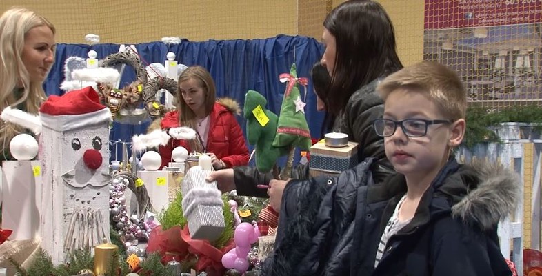 Świąteczne zakupy na szczytny cel