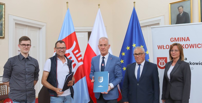 Kolejna sala wiejska zostanie wyremontowana. Podpisano umowę na modernizację budynku