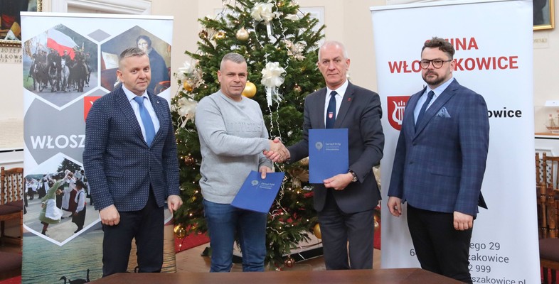 Podpisanie umowy na przebudowę drogi gminnej w miejscowości Ujazdowo